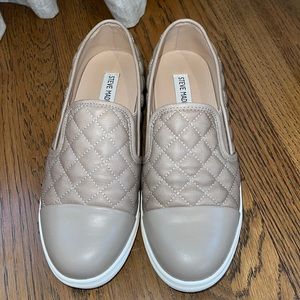 STEVE MADDEN SNEAKERS